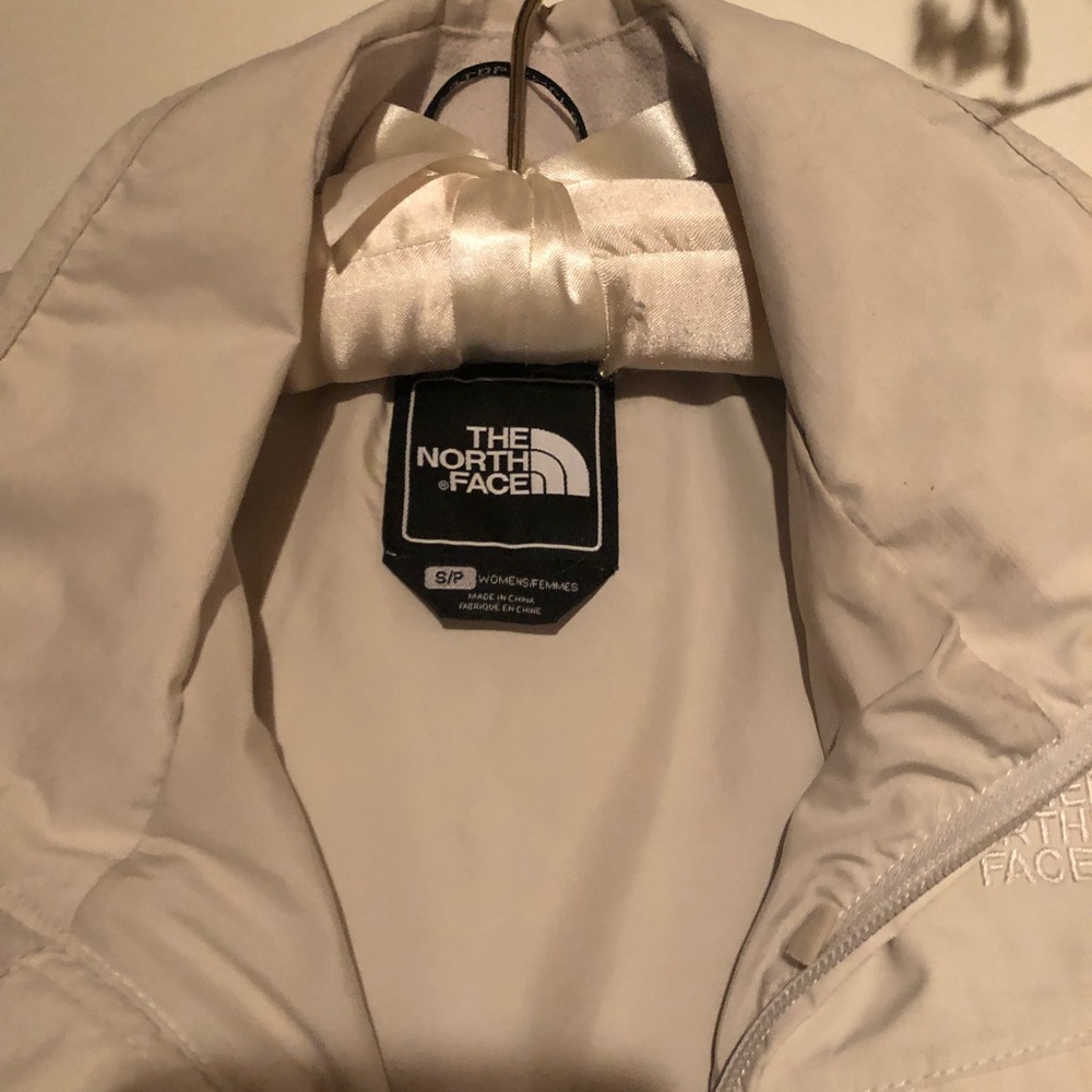 North face Rain coat - Picture 7 of 8